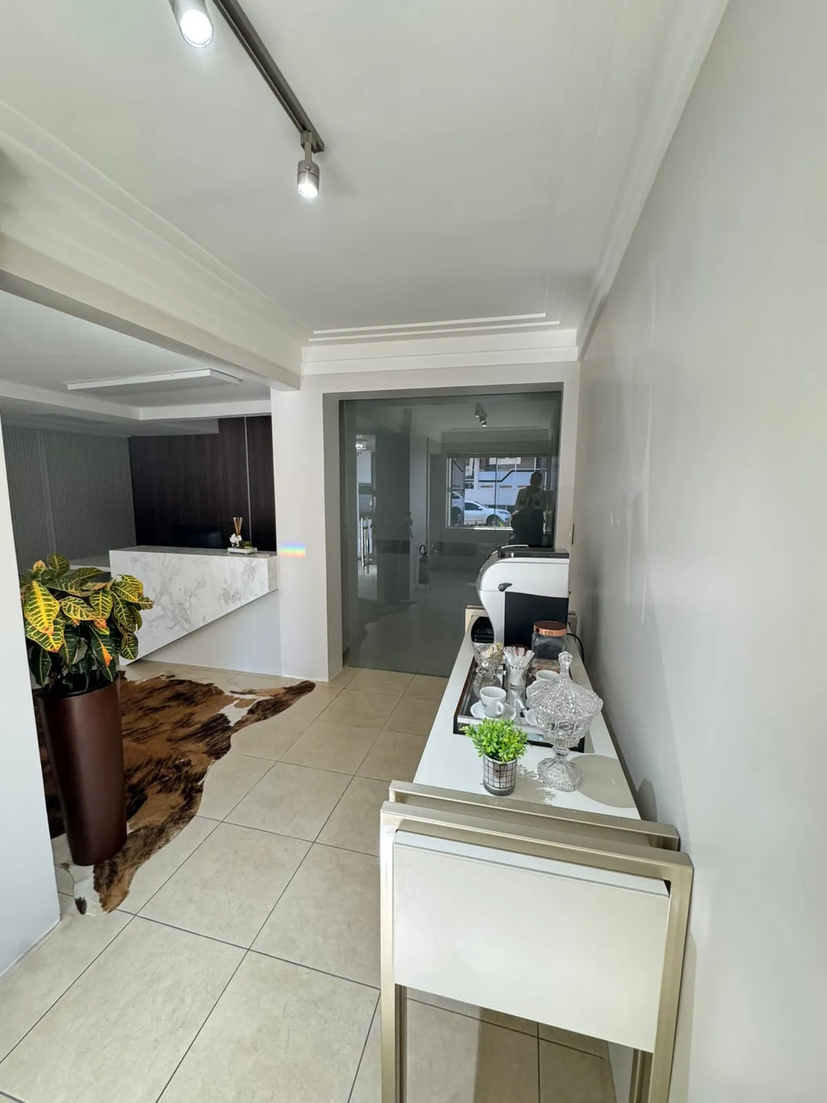 imagens da área interna da imobiliária